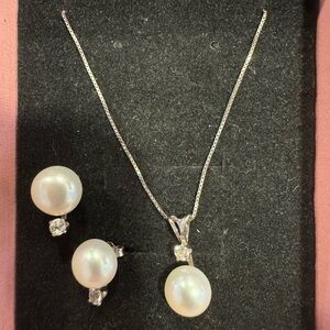 NWOT Elegant Fresh Water Pearl and Sterling Silver Jewelry Set
